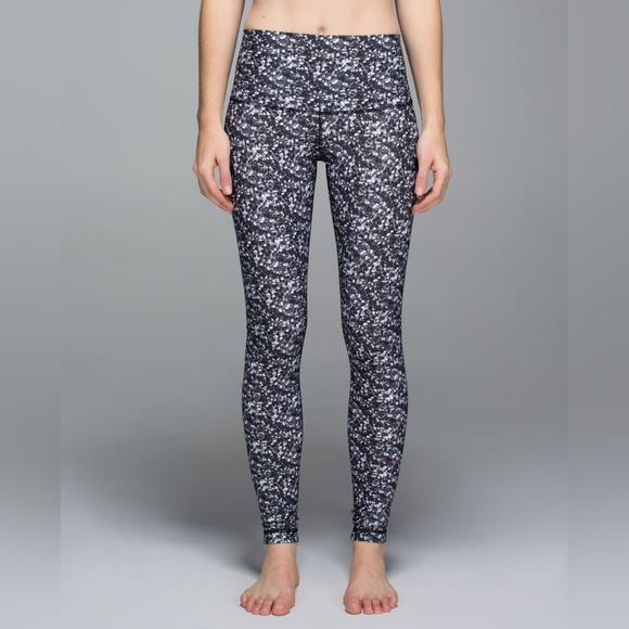 Lululemon Shine Tight Shimmy Shimmer Womens 4 Athlesuire Sporty Yoga Gym Sporty - Picture 1 of 16